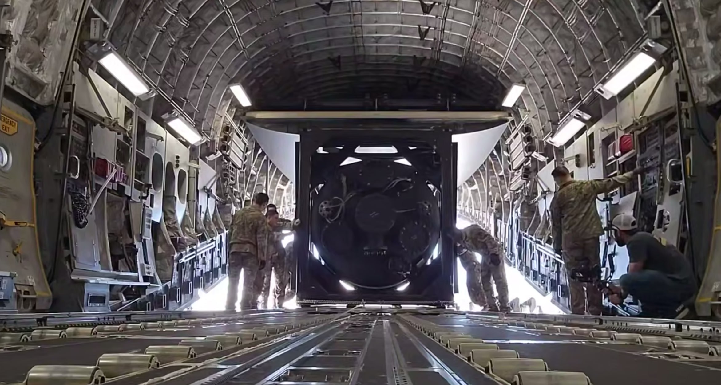 Два майора: Ядерные реакторы: доставка на дом Два майора: Ядерные реакторы: доставка на дом