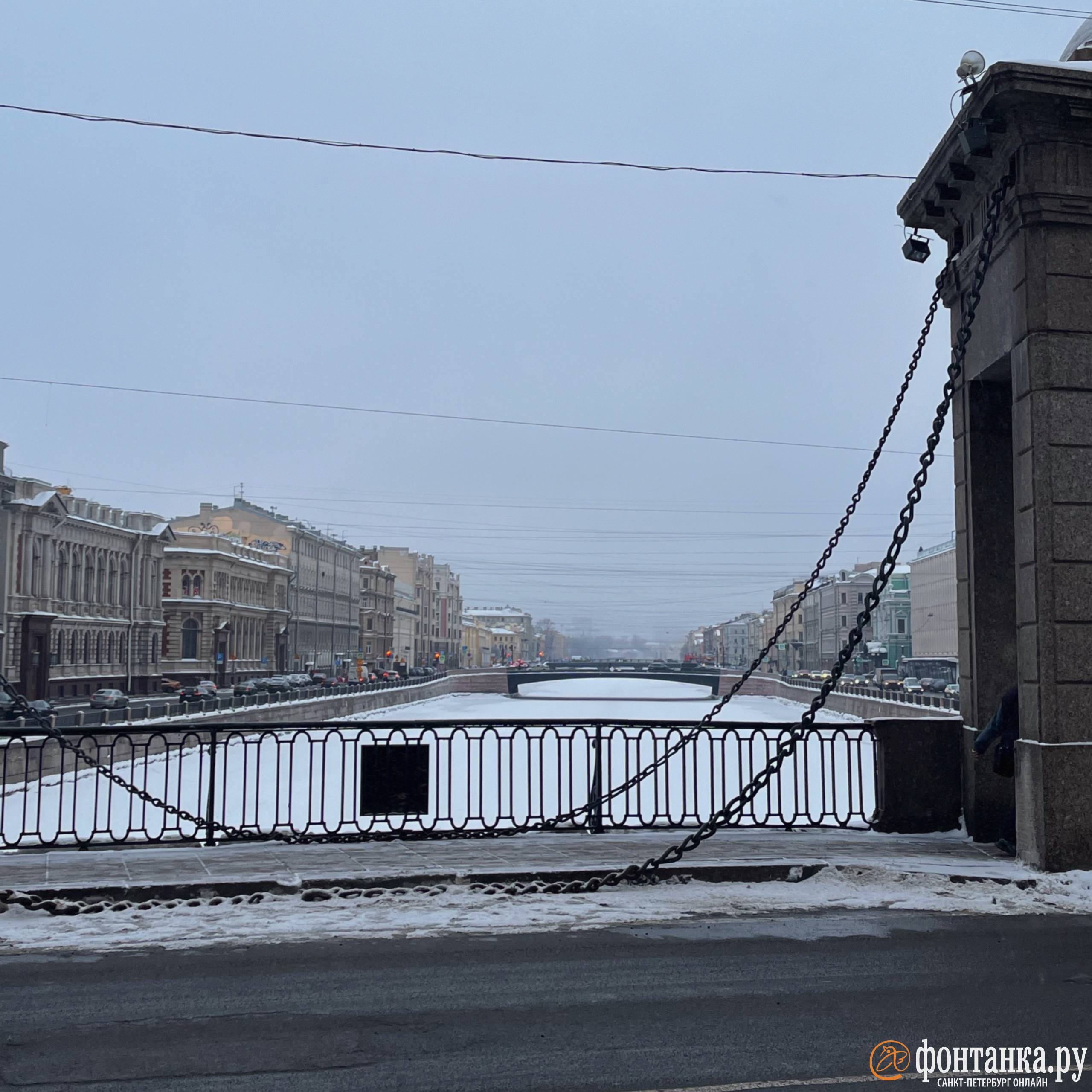 Внимание, редкие кадры: Фонтанка без петербуржцев Внимание, редкие кадры: Фонтанка без петербуржцев