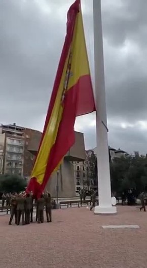 Церемония поднятия флага в Мадриде пошла не по плану