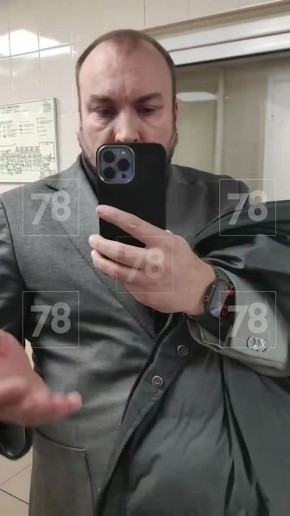 Пробивался через чистый бокс, пинал по ноге: медсестра педиатрии СПбГПМУ рассказала о скандале с главой администрации Кузьмолово