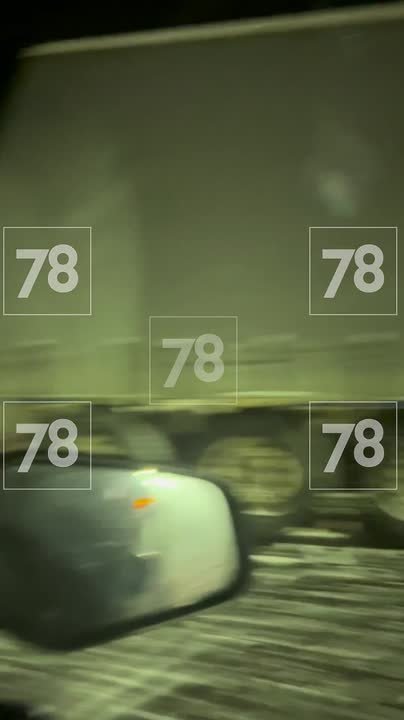 Водитель легковушки погиб после столкновения с двумя грузовиками в Ленобласти