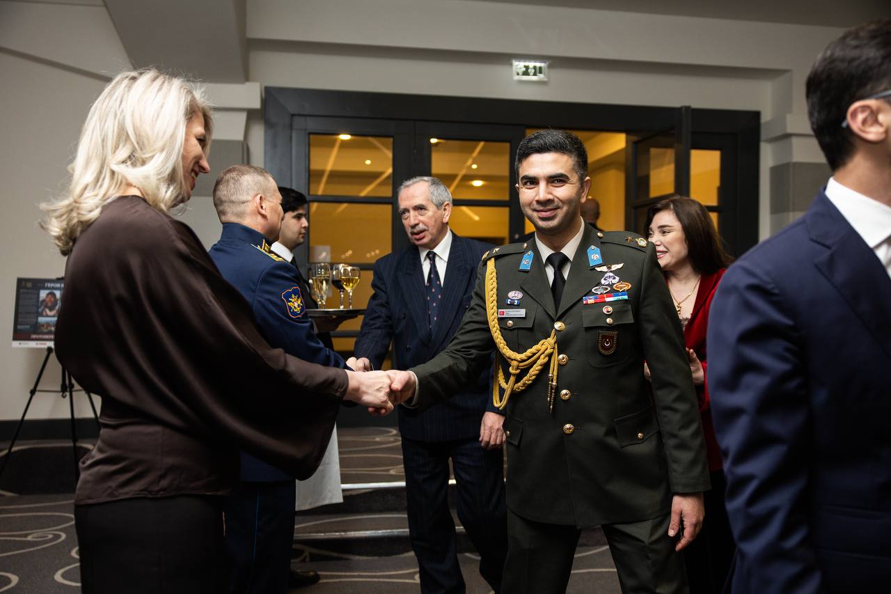 19 февраля в Баку состоялся организованный аппаратом Атташе по вопросам обороны при Посольстве России в Азербайджане государственный приём по случаю Дня защитника Отечества 19 февраля в Баку состоялся организованный аппаратом Атташе по вопросам обороны при Посольстве России в Азербайджане государственный приём по случаю Дня защитника Отечества