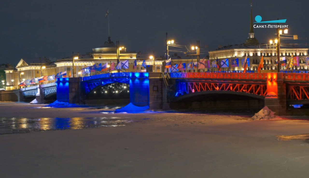 В Петербурге ко Дню защитника Отечества зажгут факелы Ростральных колонн