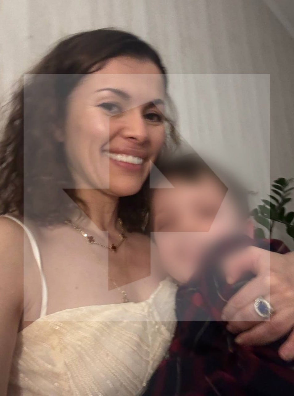 Кадры падения мальчика с седьмого этажа в Петербурге публикует РЕН ТВ Кадры падения мальчика с седьмого этажа в Петербурге публикует РЕН ТВ