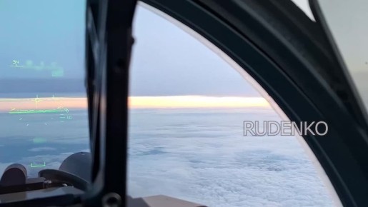 Пара многоцелевых сверхманевренных истребителей с управляемым вектором тяги Су-35с ВКС России в ночное время суток выполнили боевое дежурство в интересах «Южной» группировки войск