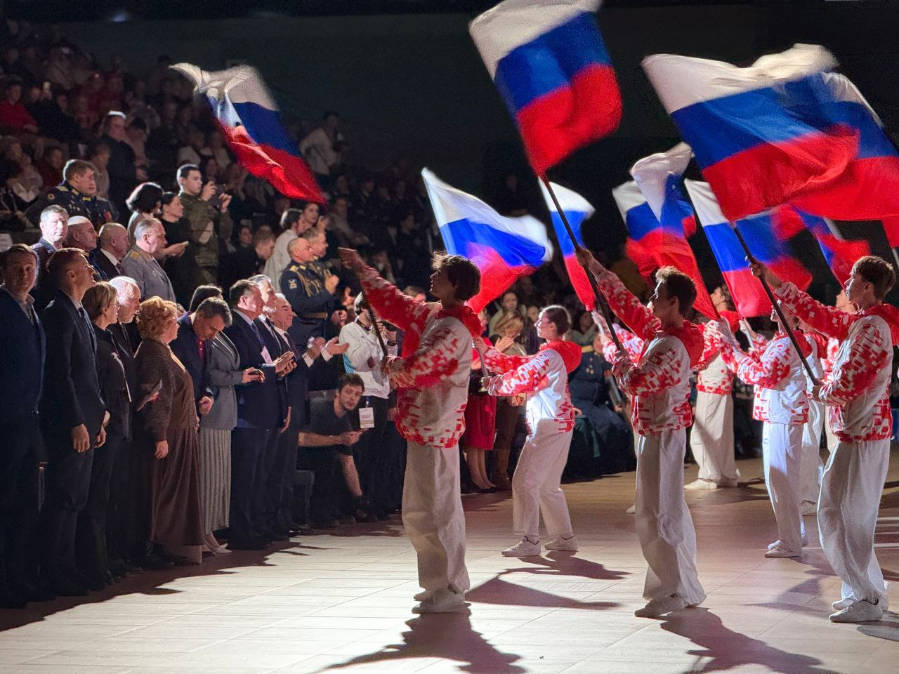 В этот праздничный день в Петербурге, на площадке «Экспофорума», открылся третий региональный форум фонда «Защитники Отечества» — «Победим вместе» В этот праздничный день в Петербурге, на площадке «Экспофорума», открылся третий региональный форум фонда «Защитники Отечества» — «Победим вместе»