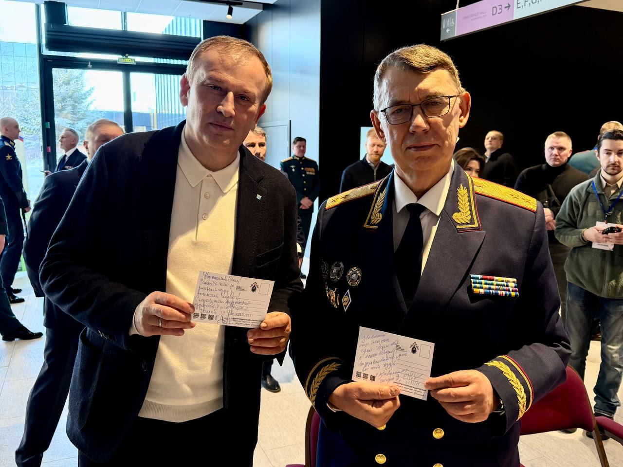 Губернатор Ленинградской области Александр Юрьевич Дрозденко и руководитель следственного управления Следственного комитета Российской Федерации по Ленинградской области, генерал-лейтенант юстиции Сергей Тихонович Сазин... Губернатор Ленинградской области Александр Юрьевич Дрозденко и руководитель следственного управления Следственного комитета Российской Федерации по Ленинградской области, генерал-лейтенант юстиции Сергей Тихонович Сазин...