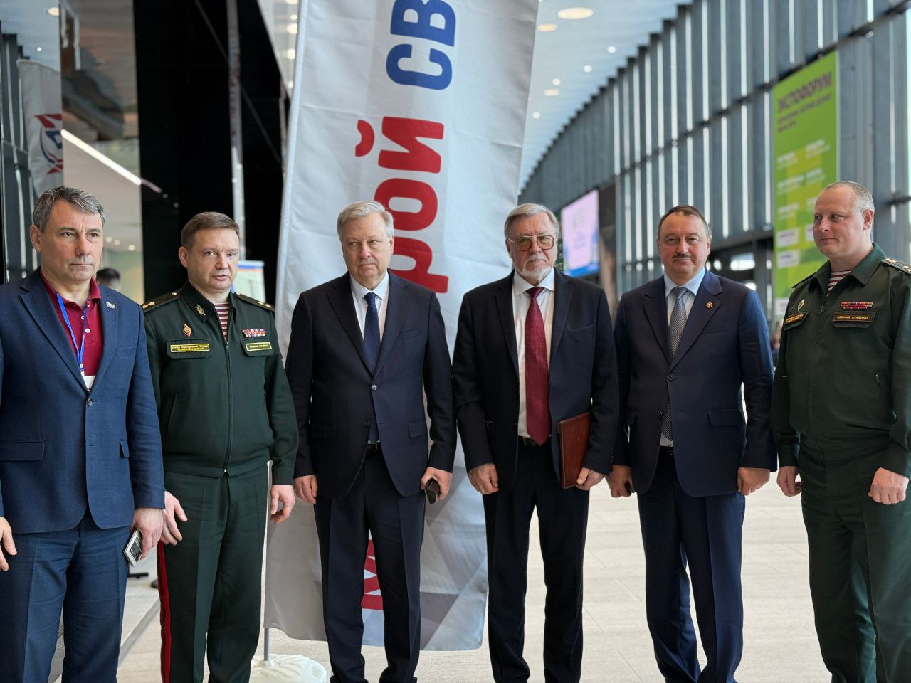 В этот праздничный день в Петербурге, на площадке «Экспофорума», открылся третий региональный форум фонда «Защитники Отечества» — «Победим вместе» В этот праздничный день в Петербурге, на площадке «Экспофорума», открылся третий региональный форум фонда «Защитники Отечества» — «Победим вместе»