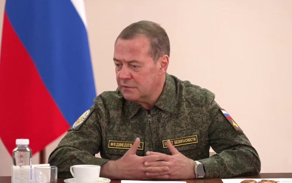 Медведев: Россия стала передовой страной по беспилотникам