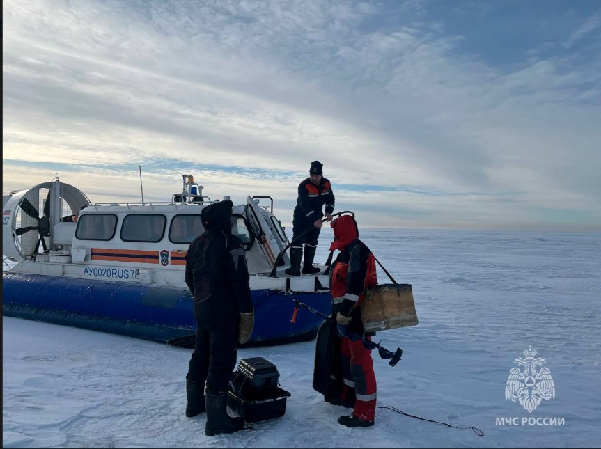 Еще одна партия рыбаков-любителей дрейфует в Финском заливе на льдине