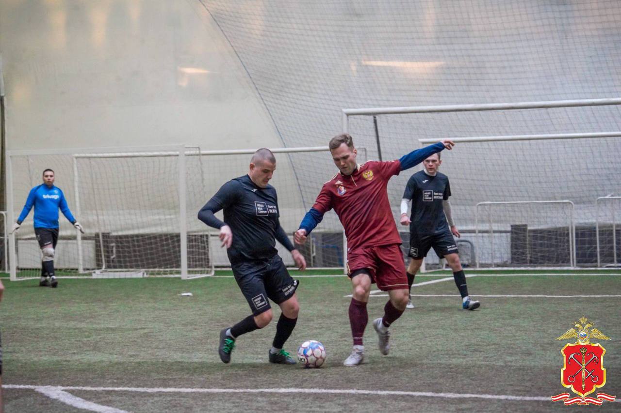 Сборная команда петербургской полиции приняла участие в турнире по мини-футболу, посвященном памяти погибших сотрудников при спасении людей в гостинице «Ленинград» Сборная команда петербургской полиции приняла участие в турнире по мини-футболу, посвященном памяти погибших сотрудников при спасении людей в гостинице «Ленинград»