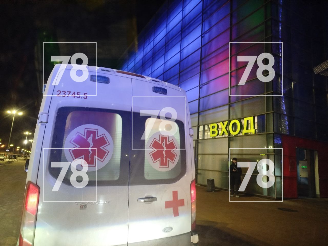 Мужчина трижды ударил ножом прохожего в ТЦ «Лето»