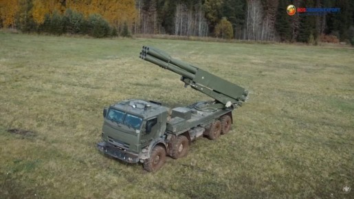 Начавшая поступать в войска 300-мм высокоточная ракетная система «Сарма» на базе шасси КамАЗ-63501 с бронированной кабиной и транспортно-пусковым контейнером открытого типа МЗ-196