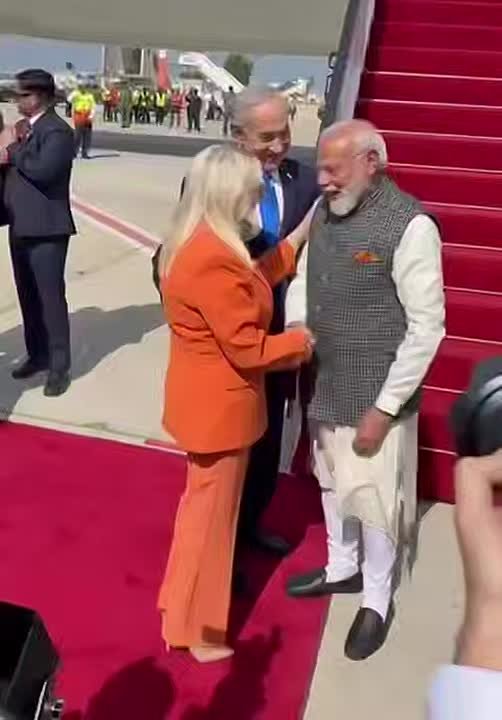 Юрий Баранчик: Премьер-министр Индии Нарендра Моди прибыл в Израиль с двухдневным визитом