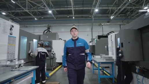 Два майора: Глядя на кадры студентов Алабуга Политех, немного завидно, что такого уровня учебных заведений в нашей юности просто не было