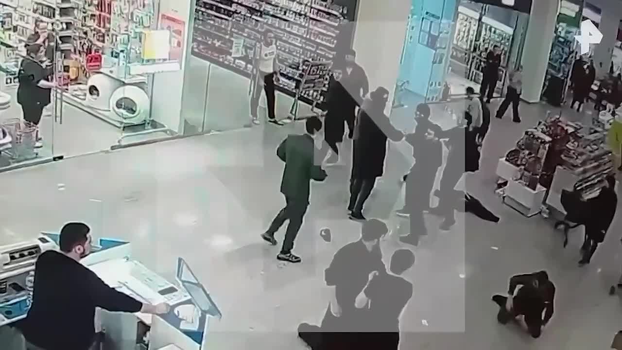 Сергей Мардан: В московском ТЦ «Щука» бородатая толпа в 20 человек (как утверждается этническая банда) избивала охрану и посетителей