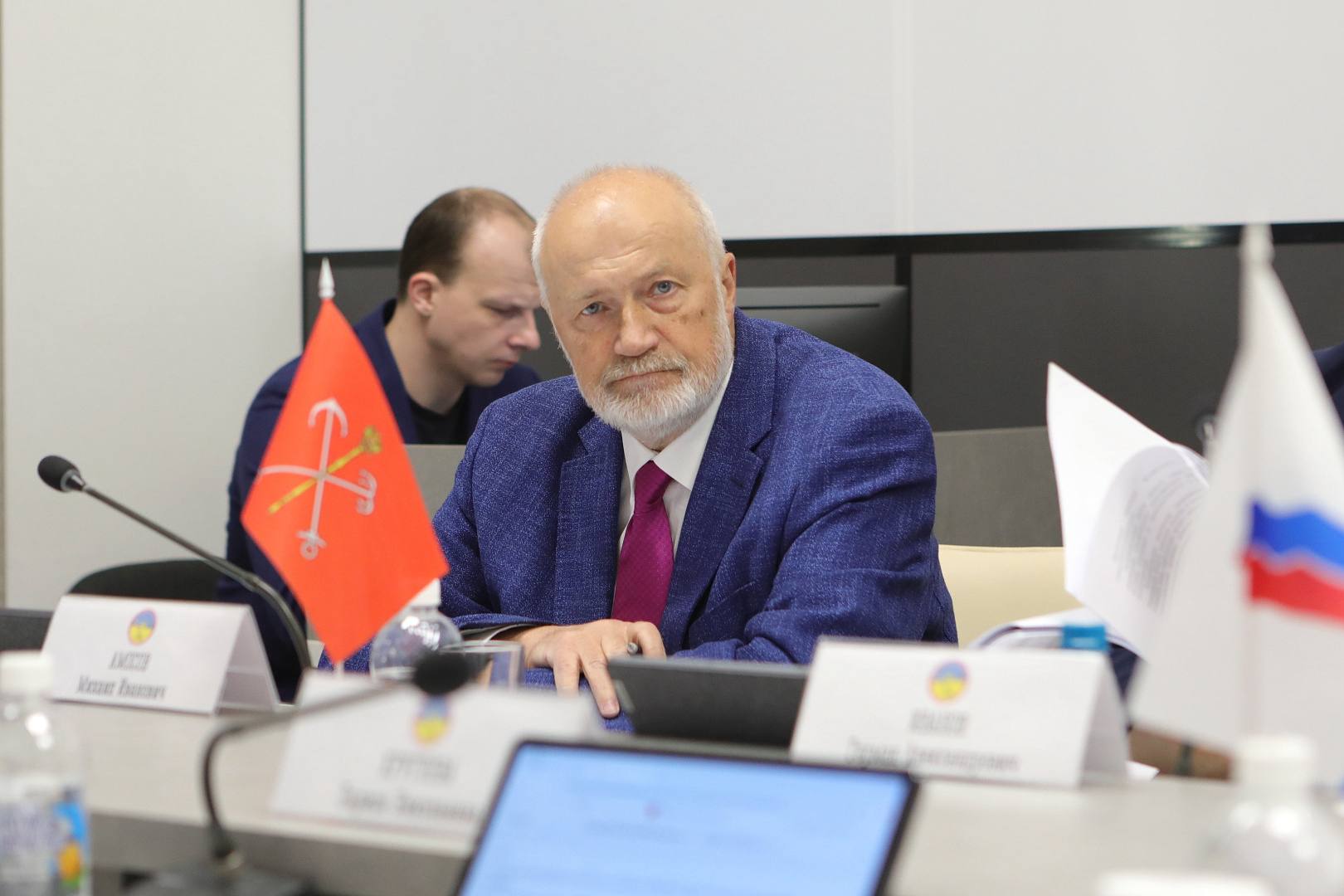 Депутат Михаил Амосов принял участие в заседании комитета ПАСЗР по делам Севера и малочисленных народов в Мурманске Депутат Михаил Амосов принял участие в заседании комитета ПАСЗР по делам Севера и малочисленных народов в Мурманске