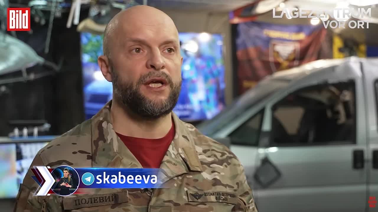 Укронацист Полевой, сидя в бывшем нацистском бункере в Берлине, просит немцев наводить ракеты на объекты в России