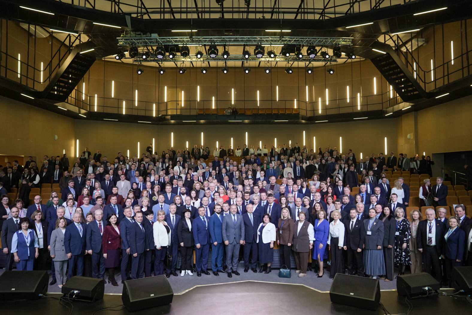 Прошёл ежегодный съезд Совета муниципальных образований с участием Губернатора Александра Беглова и Председателя парламента Александра Бельского Прошёл ежегодный съезд Совета муниципальных образований с участием Губернатора Александра Беглова и Председателя парламента Александра Бельского