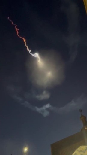 Иранские СМИ сообщили, что Иран перешел к запускам гиперзвуковых ракет "Фаттах" с тяжелыми боеголовками