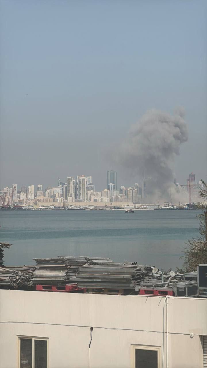 Аббас Джума: Кадры из Манамы. Напомню, что там располагается основной пункт базирования американского Пятого флота Аббас Джума: Кадры из Манамы. Напомню, что там располагается основной пункт базирования американского Пятого флота