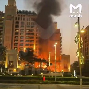 Сергей Колясников: ОАЭ. Падение сбитой иранской ракеты рядом с пятизвёздочным отелем Fairmont The Palm на искусственном острове "Пальма Джумейра"