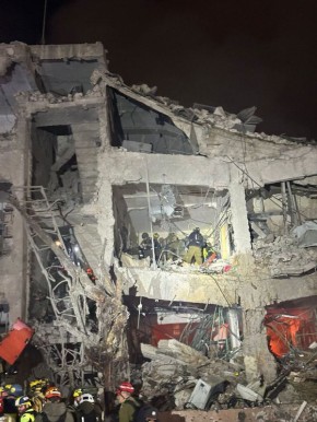 Разрушения после прилетов в Тель-Авиве