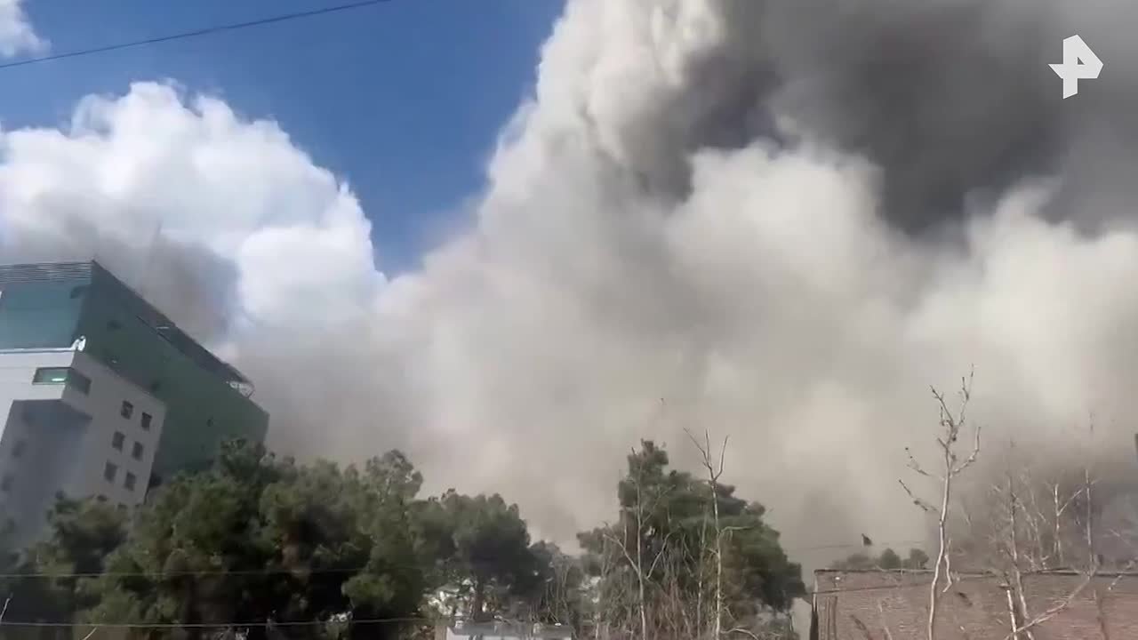 В Тегеране после ударов Израиля горят штаб-квартира иранского Красного Полумесяца и здание иранской киберполиции