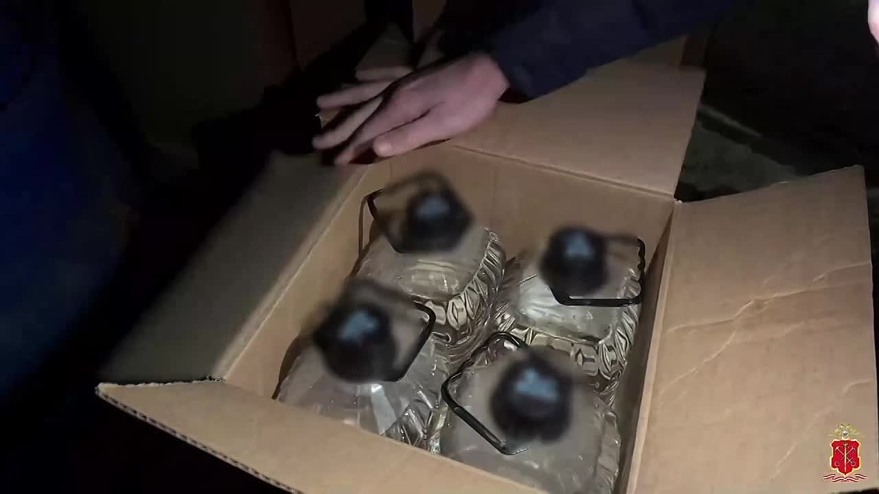 Полиция Петербурга предотвратила распространение суррогатного алкоголя в регионе