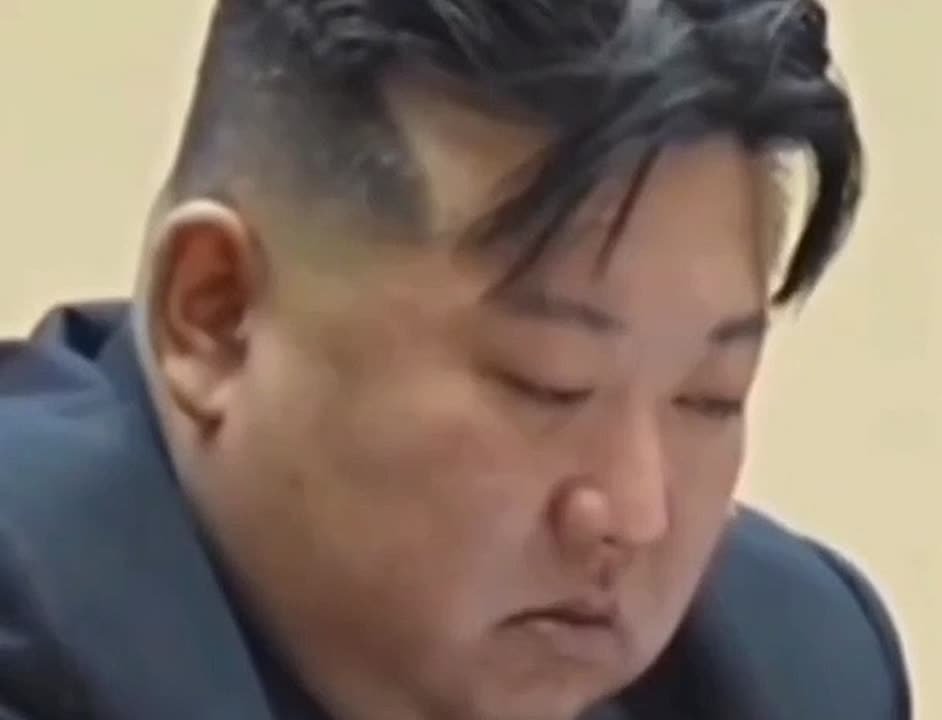 Когда ждёшь, что Китай вот-вот пригласит тебя бомбить Тайвань, но он так и не зовёт