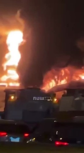 В посольстве США в Эр-Рияде полыхает пожар после иранского удара, сообщают израильские каналы