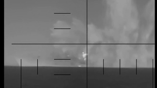 Попадание торпеды в иранский фрегат Dena у берегов Шри-Ланки