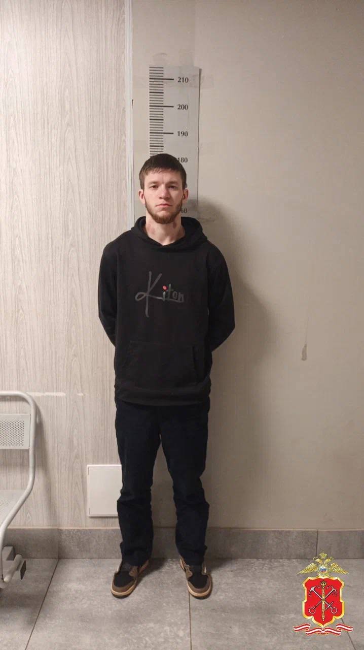 Полиция Фрунзенского района оперативно задержала троих налетчиков на гипермаркеты в разных районах Петербурга