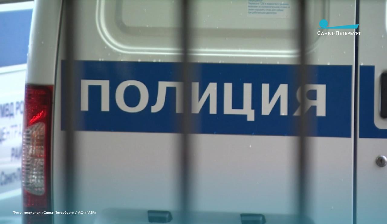 В Шушарах пьяный конфликт закончился смертельным ножевым в лифте