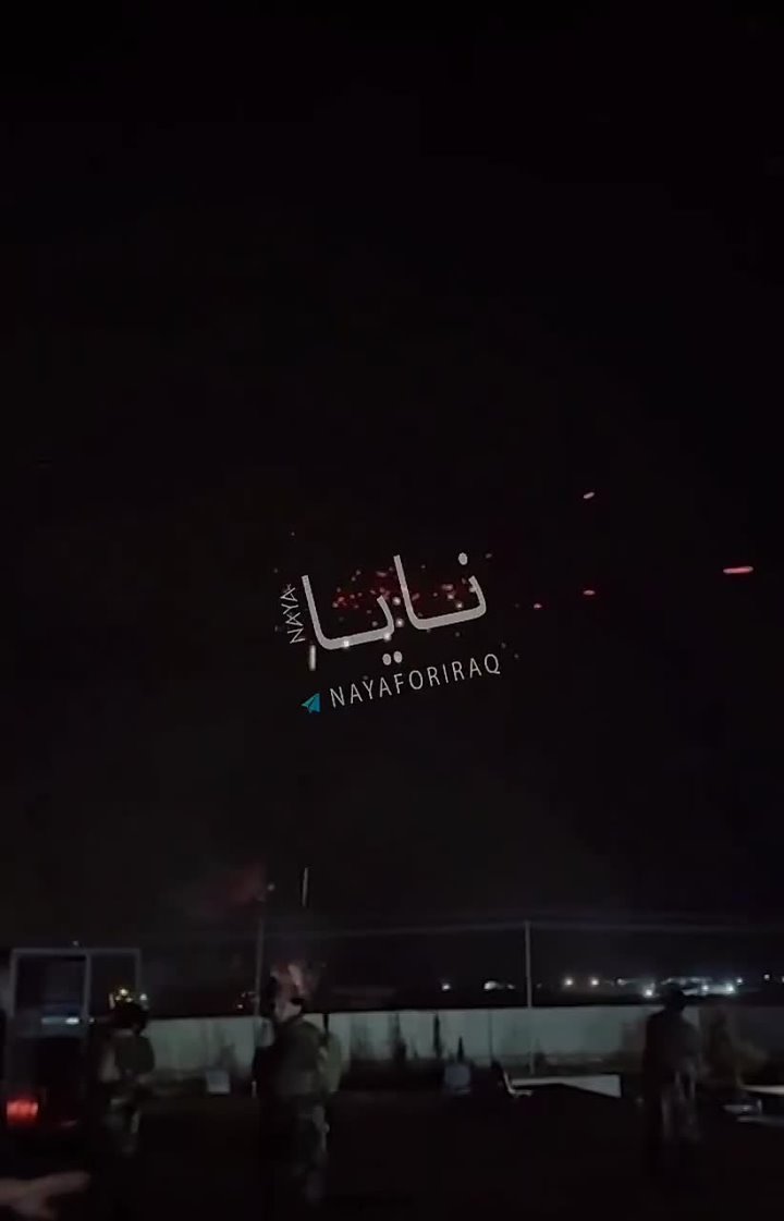 Бойцы ВС США (или Нацгвардии, от них как раз пошли первые некрологи) в иракском Эрбиле отбиваются стрелковкой от иранских дронов