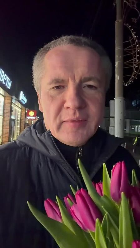 Несмотря на обстрелы, покупают цветы