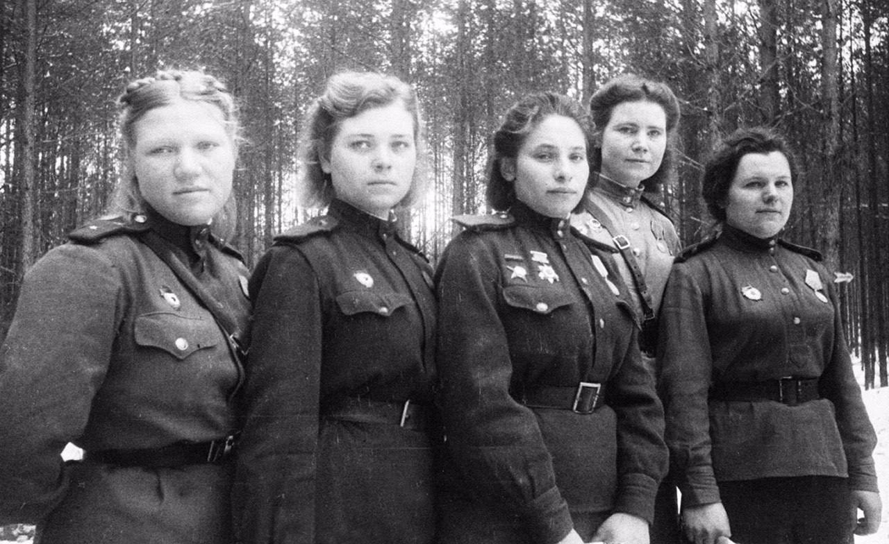 Юлия Витязева: СЕСТРИЧКИ. Девушки-санинструкторы 6-й гвардейской армии