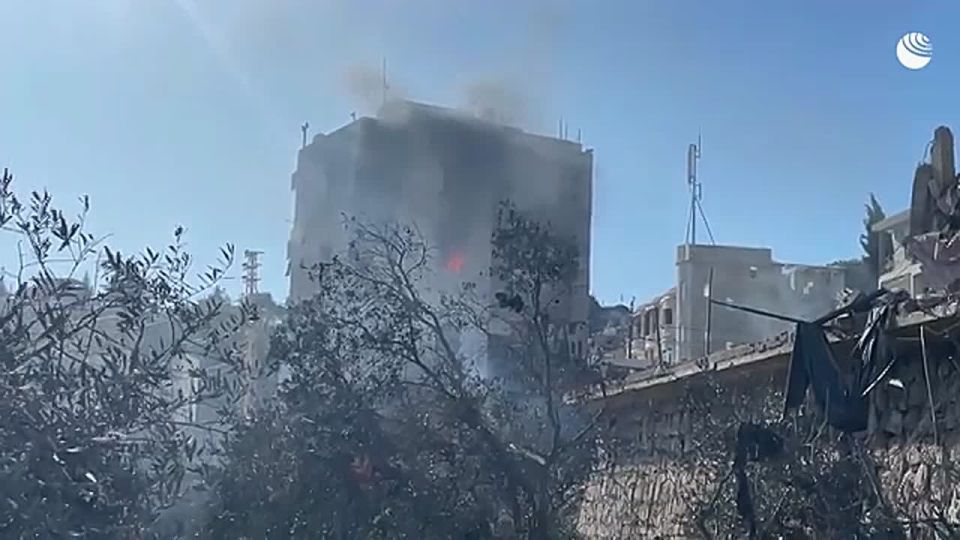 Израильская армия нанесла удар по зданию в ливанском городе Набатия, где размещается Русский дом
