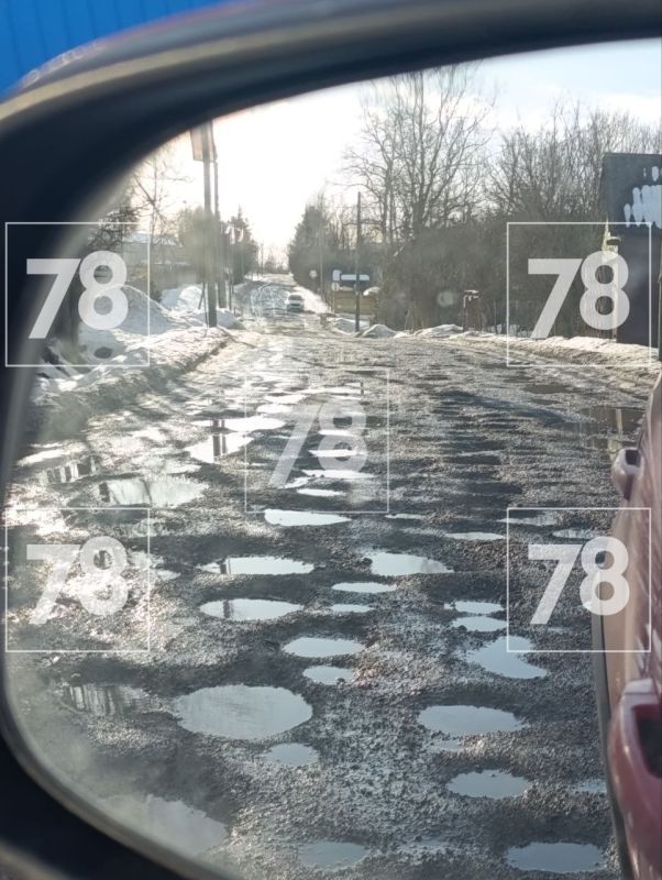 Дорога между Малым Замостьем и Сабрами стала похожа на поверхность Луны