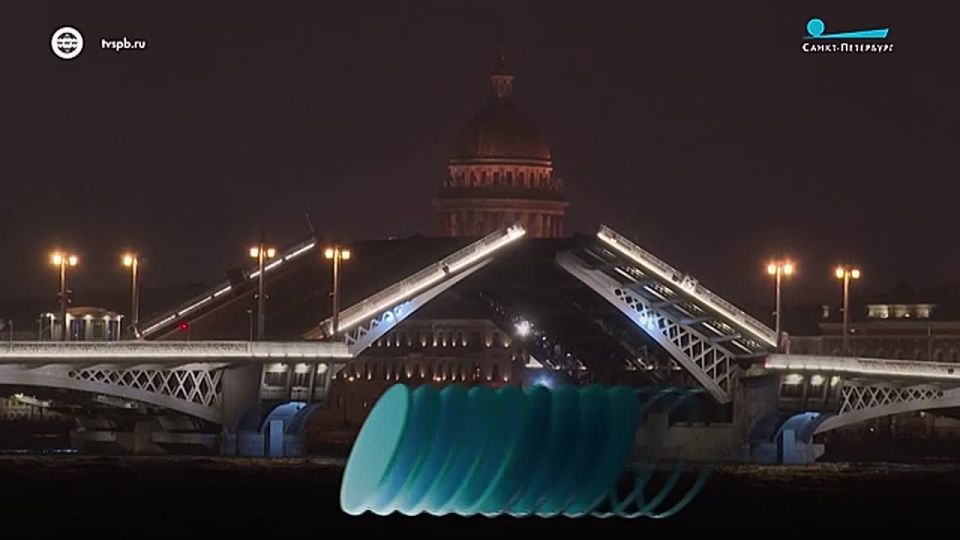 Петербургские переправы готовятся к навигации – первая технологическая разводка моста Александра Невского прошла этой ночью