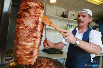 Самый дорогой фастфуд в России оказался в Якутии - средний чек составил 1,2 тыс рублей, а самый дешевый - в Кировской области - 531 рубль, рассказали РИА Новости в NTech