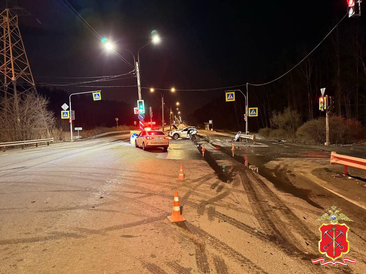 Водитель кроссовера погиб в страшном ДТП в Сестрорецке Водитель кроссовера погиб в страшном ДТП в Сестрорецке