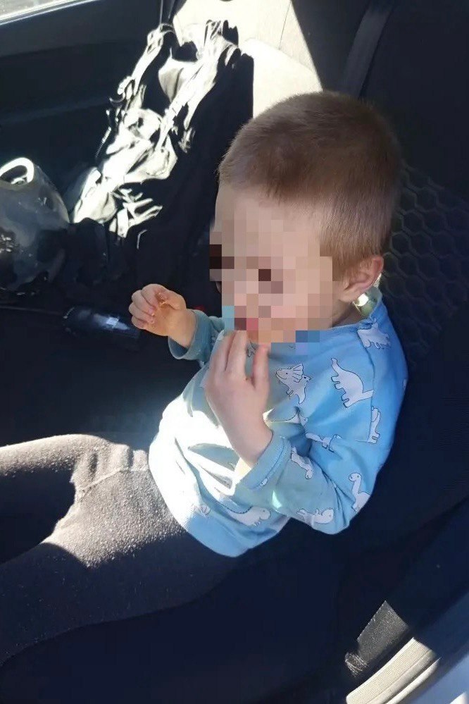 В Купчино росгвардейцы нашли ушедшего из дома четырехлетнего мальчика В Купчино росгвардейцы нашли ушедшего из дома четырехлетнего мальчика