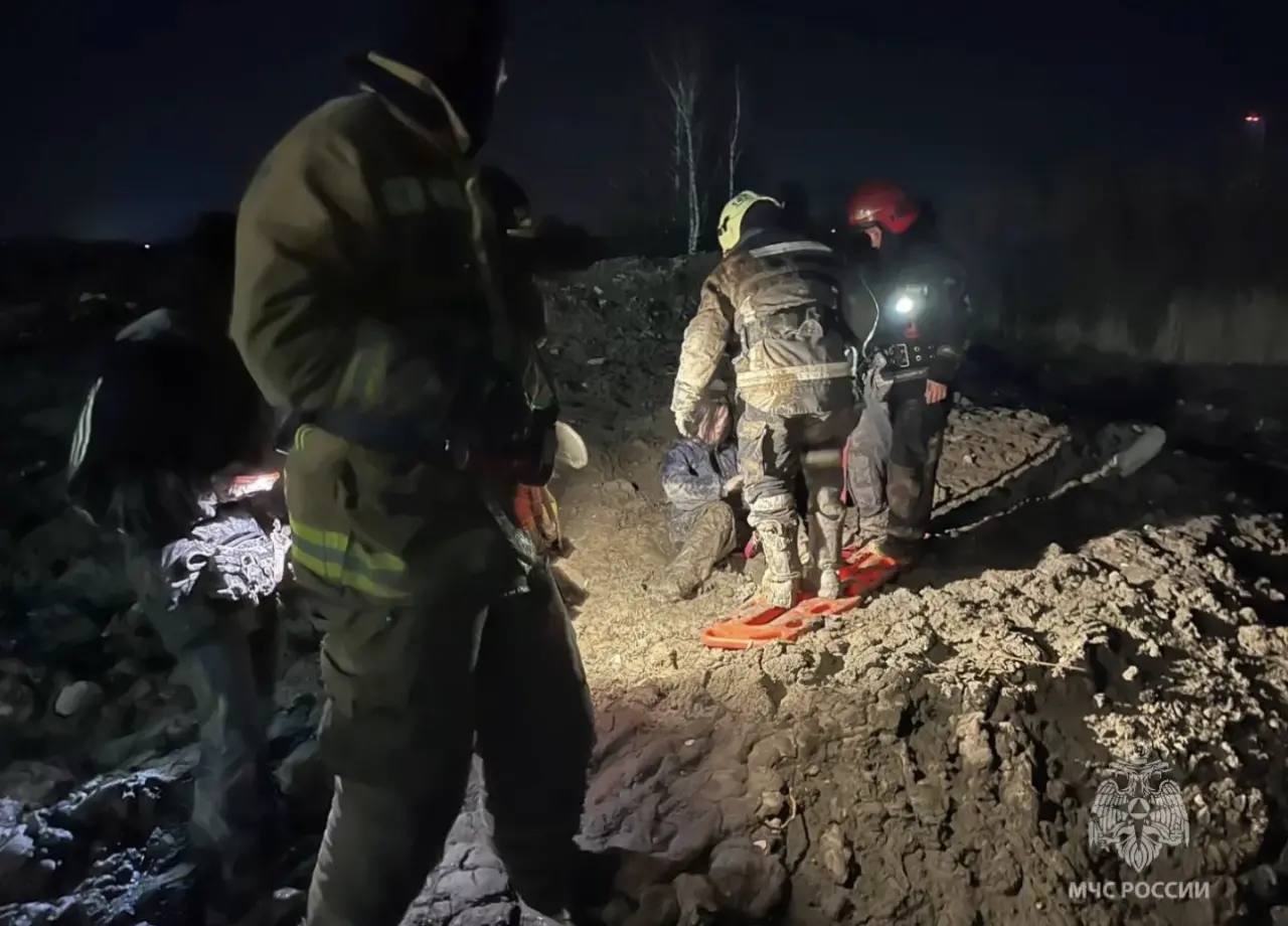 В Ленобласти спасатели пришли на помощь школьницам, увязшим в грязи