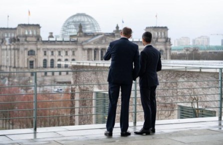 Владимир Корнилов: Вчера в Берлине канцлер Германии Фридрих Мерц и юный премьер Нидерландов Роб Йеттен обсуждали вопросы военного сотрудничества, в том числе «в поддержку Украины» (ну то есть против России)