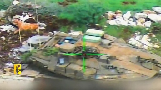 Бойцы "Хезболлы" поражают из ПТРК израильский танк "Меркава" в Южном Ливане