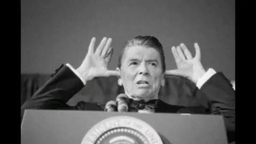 ���� ����: ������ ����� �������� ���� � ���������� �����: �� �� �������������, � � �����, ����� ������� (������ ���� � ���������� ���������: I�m from the government, and I�m here to help, � ������� ������ ���� ������)