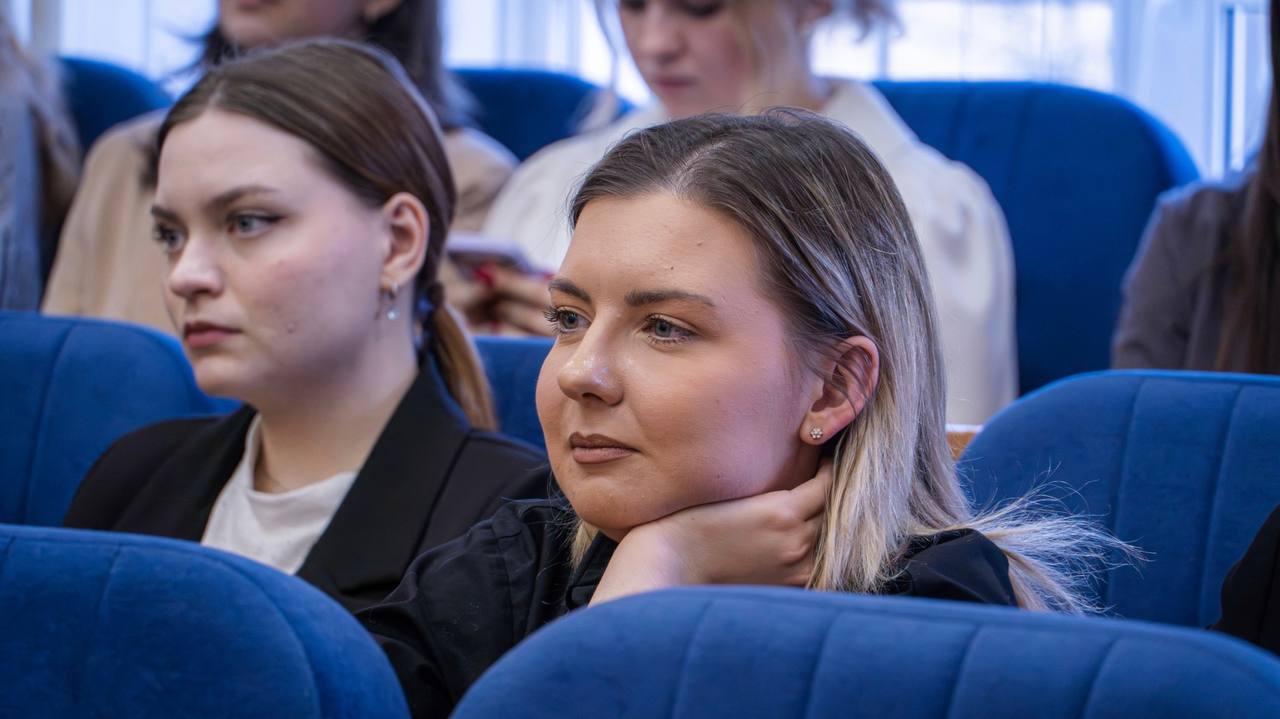 Начальник отдела по надзору за исполнением законов о несовершеннолетних прокуратуры г. Санкт-Петербурга Ольга Качанова обсудила со студентами РГПУ им. А.И. Герцена вопросы профилактики правонарушений в школьной среде Начальник отдела по надзору за исполнением законов о несовершеннолетних прокуратуры г. Санкт-Петербурга Ольга Качанова обсудила со студентами РГПУ им. А.И. Герцена вопросы профилактики правонарушений в школьной среде