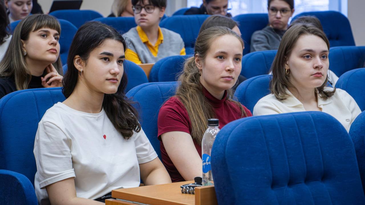 Начальник отдела по надзору за исполнением законов о несовершеннолетних прокуратуры г. Санкт-Петербурга Ольга Качанова обсудила со студентами РГПУ им. А.И. Герцена вопросы профилактики правонарушений в школьной среде Начальник отдела по надзору за исполнением законов о несовершеннолетних прокуратуры г. Санкт-Петербурга Ольга Качанова обсудила со студентами РГПУ им. А.И. Герцена вопросы профилактики правонарушений в школьной среде