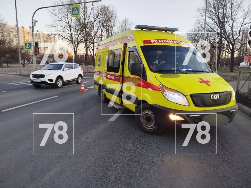 Пенсионерка скончалась в больнице после того, как попала под колёса иномарки на Пулковском шоссе Пенсионерка скончалась в больнице после того, как попала под колёса иномарки на Пулковском шоссе